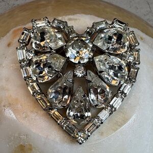 Albert Weiss vintage rhinestone-encrusted heart-shaped brooch.